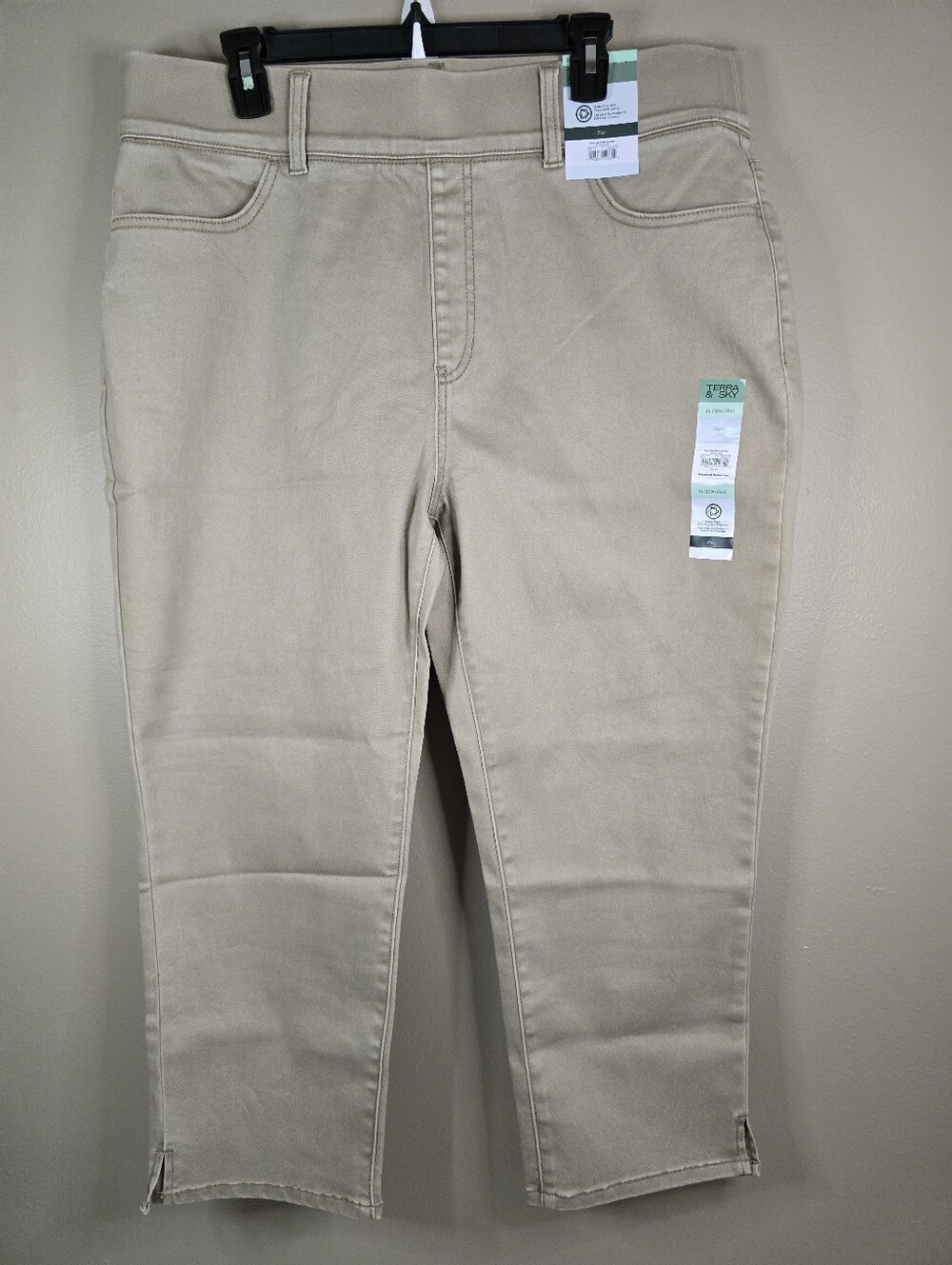 Terra & Sky Women's Plus Size Pull On High Rise Capri Jeggings, 23" Inseam